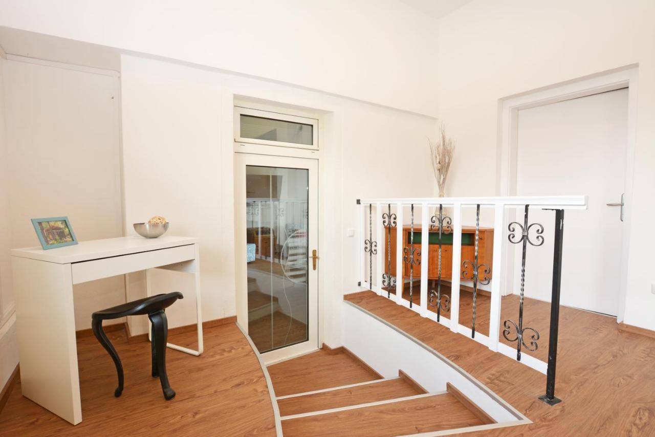 Alpenblick - Modernes Und Grosszuegiges Apartment Villach Eksteriør billede